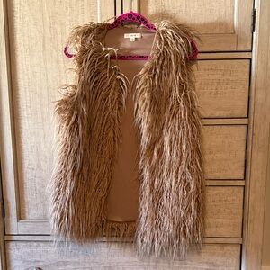 Faux Fur Shaggy Vest in Camel Brown
